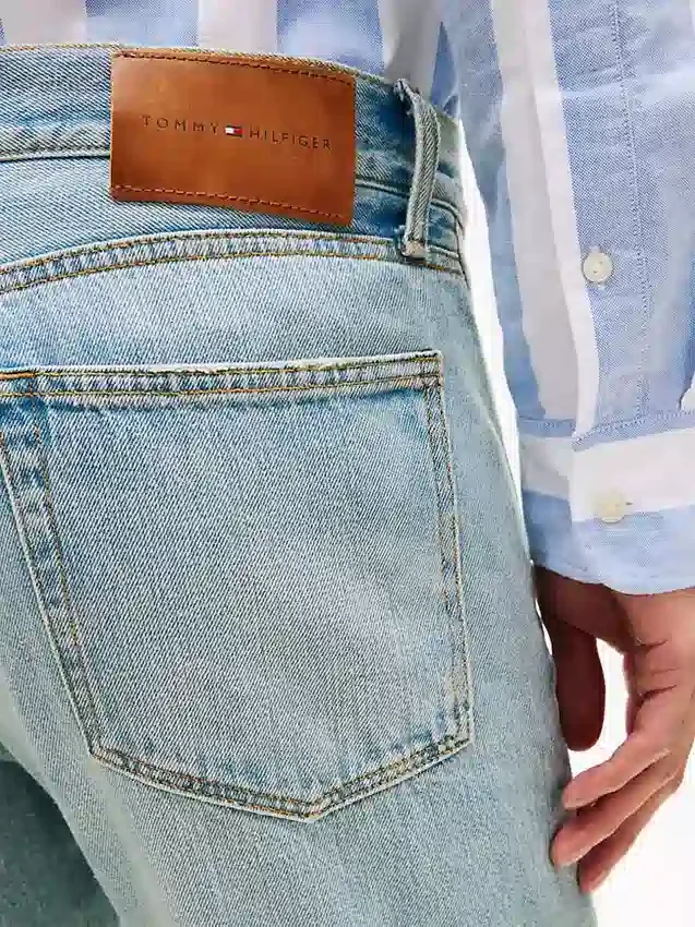 Distressed Regular Straight Jean Distressed Regular Straight Jean