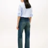 Mid-Rise Loose Straight Jean