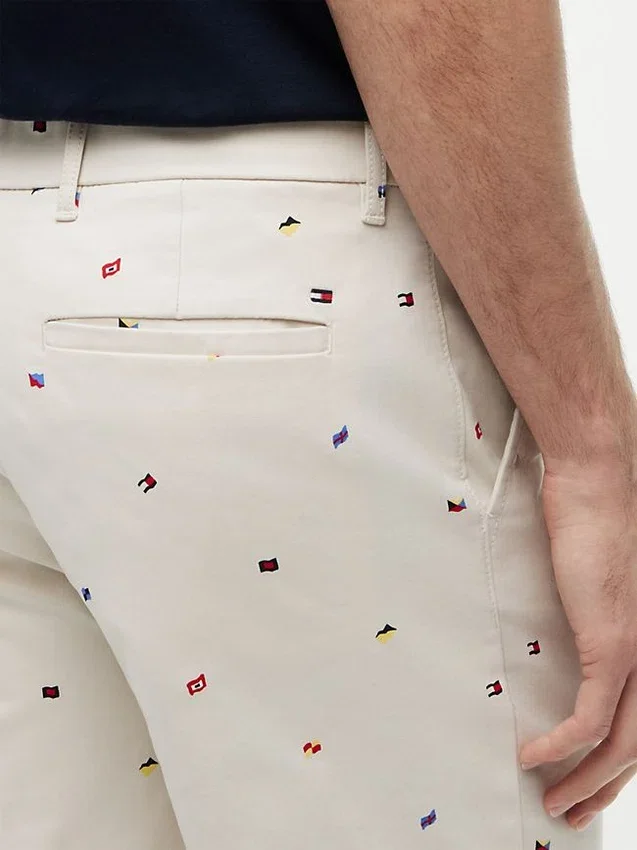 Regular Fit 9″ Sailing Flag Print Short Regular Fit 9″ Sailing Flag Print Short