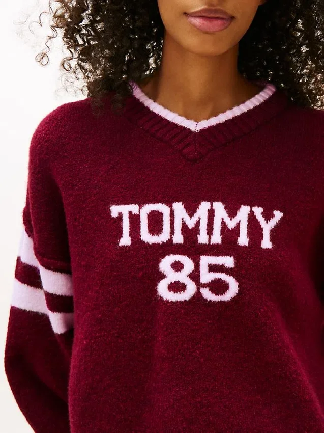 Tommy Jeans 85 Varsity V-Neck Sweater Tommy Jeans 85 Varsity V-Neck Sweater