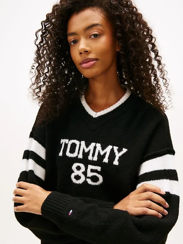 Tommy Jeans 85 Varsity V-Neck Sweater Tommy Jeans 85 Varsity V-Neck Sweater