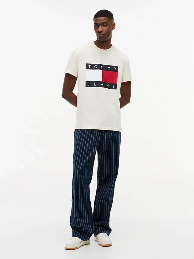 Tommy Jeans Big Flag Logo T-Shirt Tommy Jeans Big Flag Logo T-Shirt