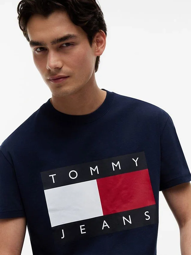 Tommy Jeans Big Flag Logo T-Shirt Tommy Jeans Big Flag Logo T-Shirt