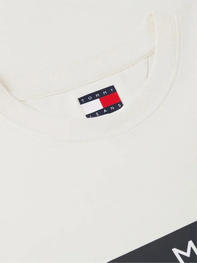 Tommy Jeans Big Flag Logo T-Shirt Tommy Jeans Big Flag Logo T-Shirt