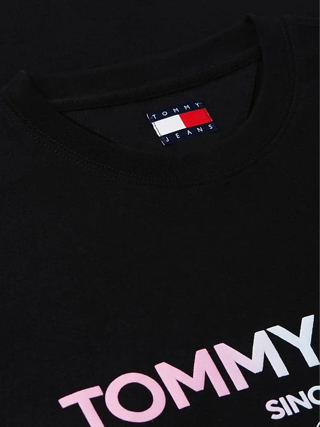Tommy Jeans Gradient Logo T-Shirt Tommy Jeans Gradient Logo T-Shirt