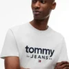 Tommy Jeans Logo Slim Fit T-Shirt