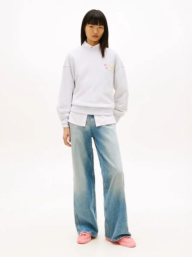 Tommy Jeans Puff Print Boxy Sweatshirt Tommy Jeans Puff Print Boxy Sweatshirt