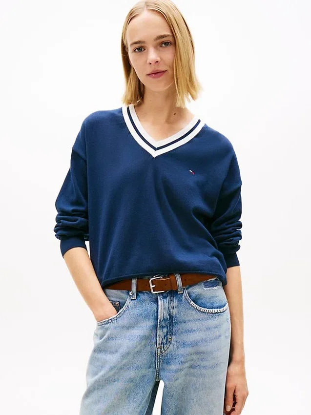 Tommy Jeans Relaxed Fit V-Neck Sweater Tommy Jeans Relaxed Fit V-Neck Sweater