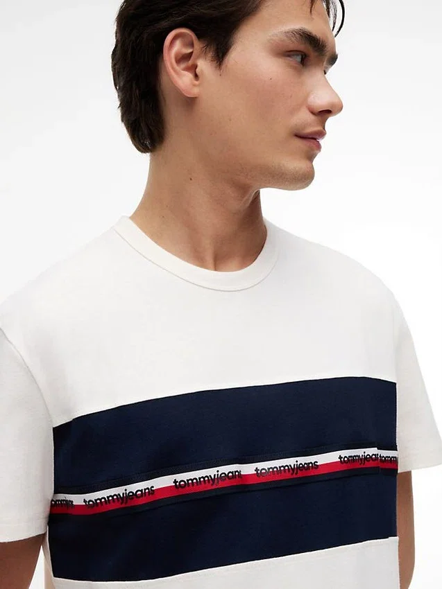 Tommy Jeans Signature Logo Tape T-Shirt Tommy Jeans Signature Logo Tape T-Shirt